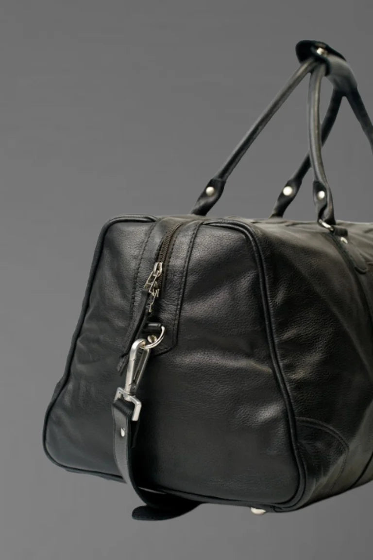 Leather Travel Bag – Timeless Design
